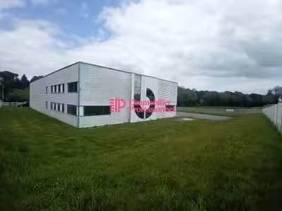 A louer local d'activité 940m² à Saint-Évarzec