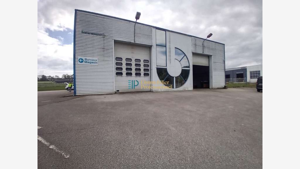 A louer local d'activité 940m² à Saint-Évarzec