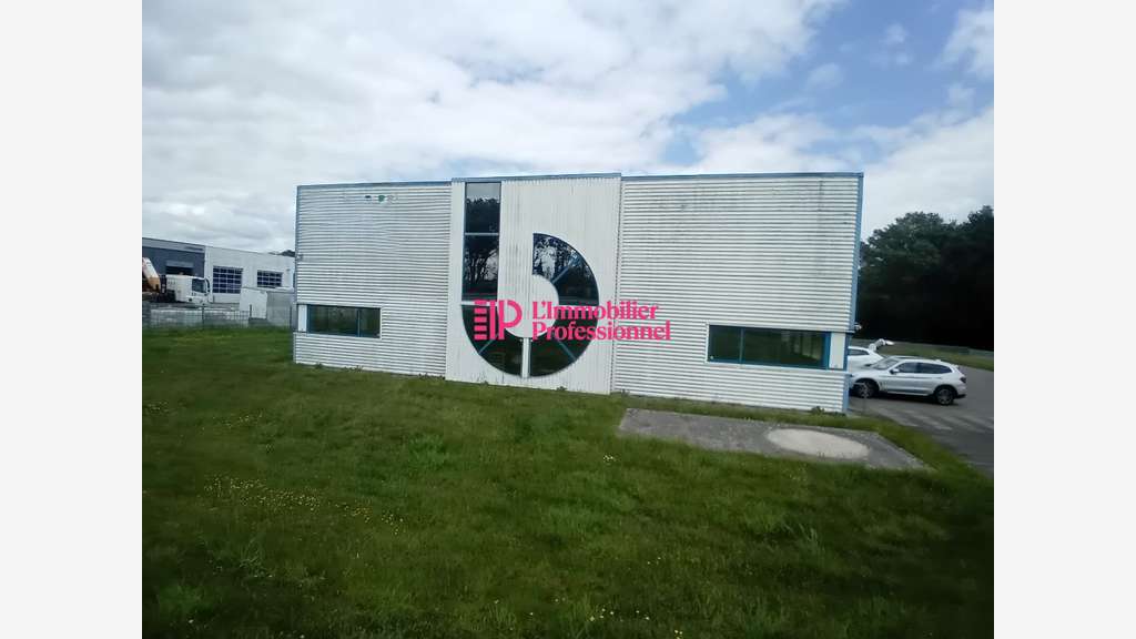 A louer local d'activité 940m² à Saint-Évarzec