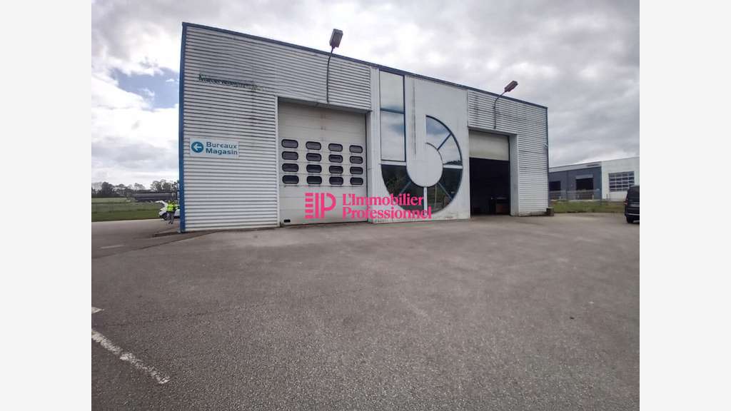 A louer local d'activité 940m² à Saint-Évarzec