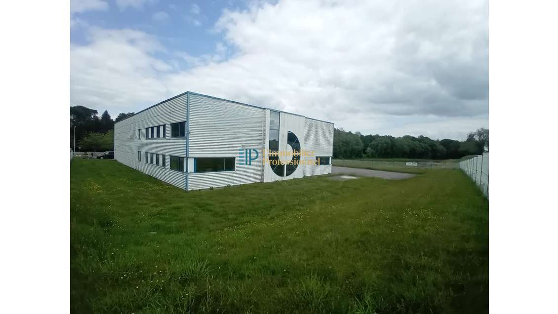 A louer local d'activité 940m² à Saint-Évarzec