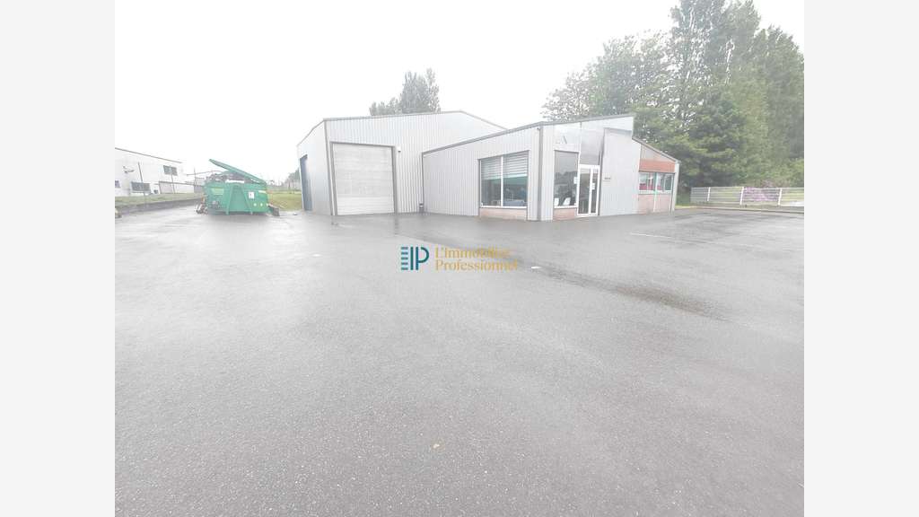 A louer local d'activité 350m² à Saint-Évarzec