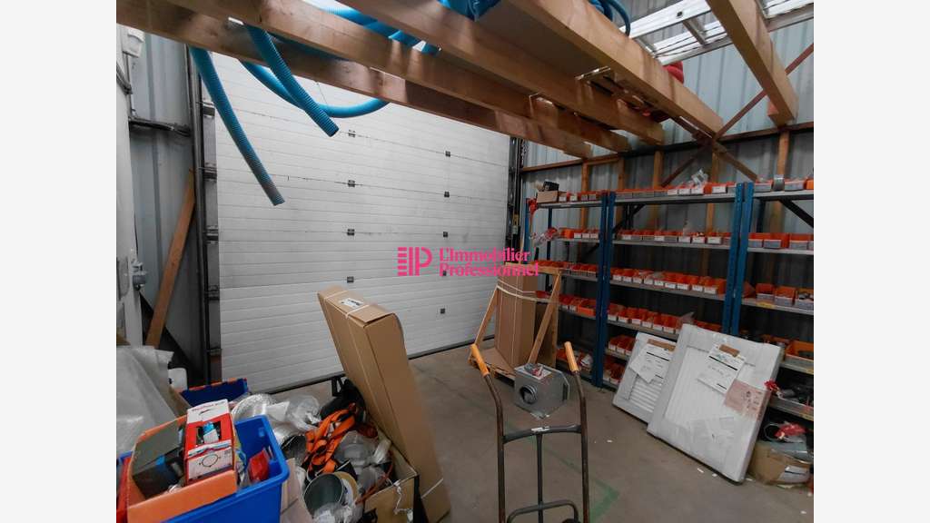 A louer local d'activité 350m² à Saint-Évarzec