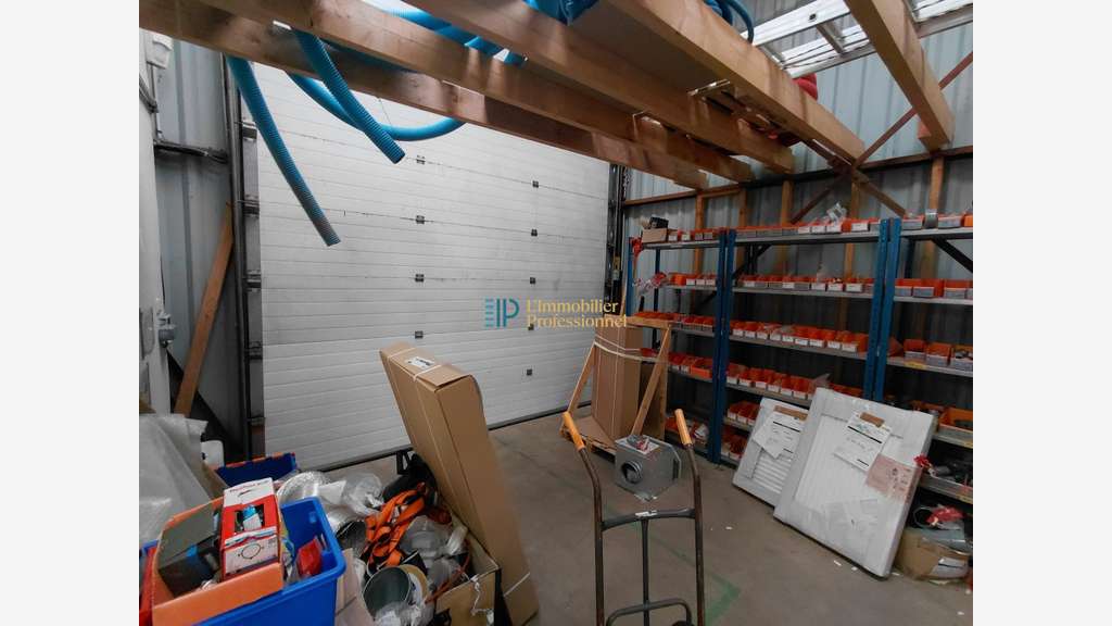 A louer local d'activité 350m² à Saint-Évarzec