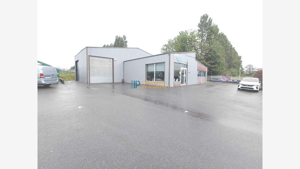 A louer local d'activité 350m² à Saint-Évarzec