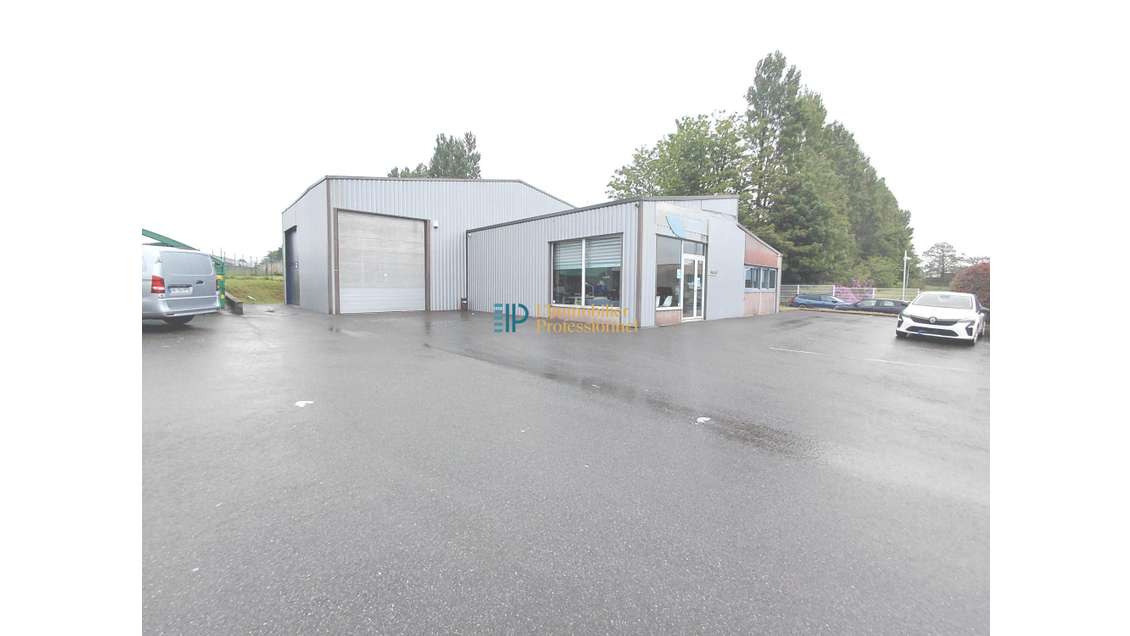 LOCAL D'ACTIVITE - 350 M2 - SAINT EVARZEC