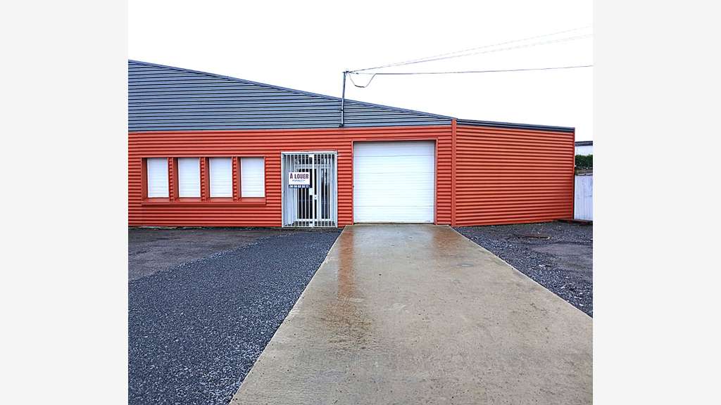 Local d'activité 800 m² à louer à Mauges sur Loire