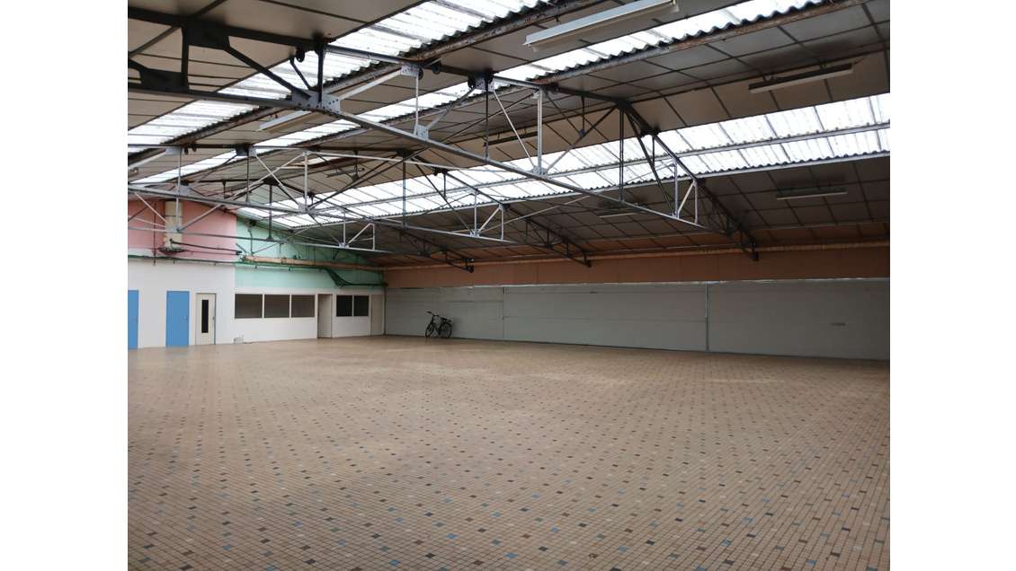 Local d'activité 800 m² à louer à Mauges sur Loire