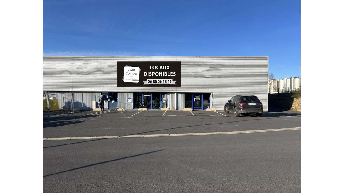 A louer local 465m² zone de Montplain à St Flour