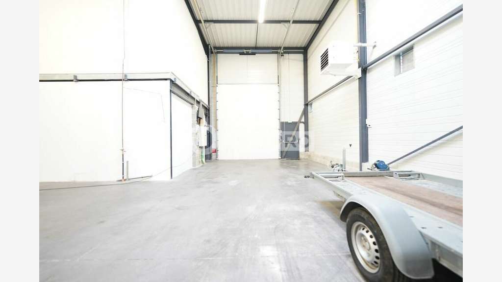 Local d'activité de 298m² à louer à Saint Fons