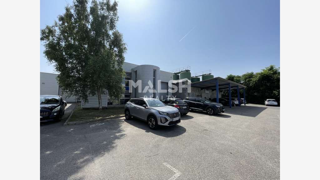Locaux d'activités à louer 930m² à Saint Fons