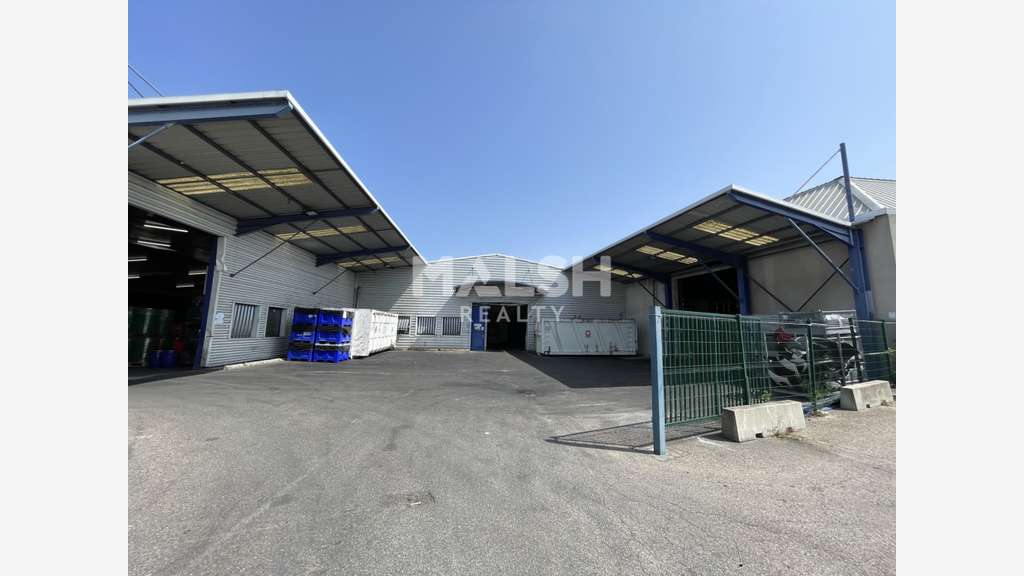 Locaux d'activités à louer 930m² à Saint Fons