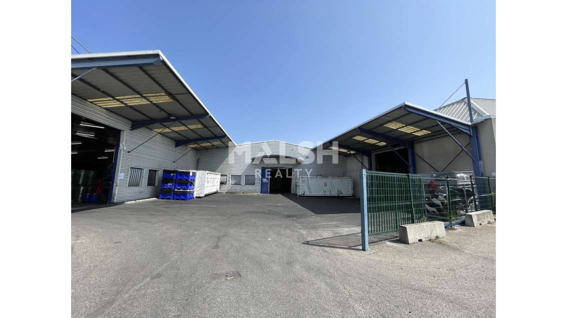 Locaux d'activités à louer 930m² à Saint Fons