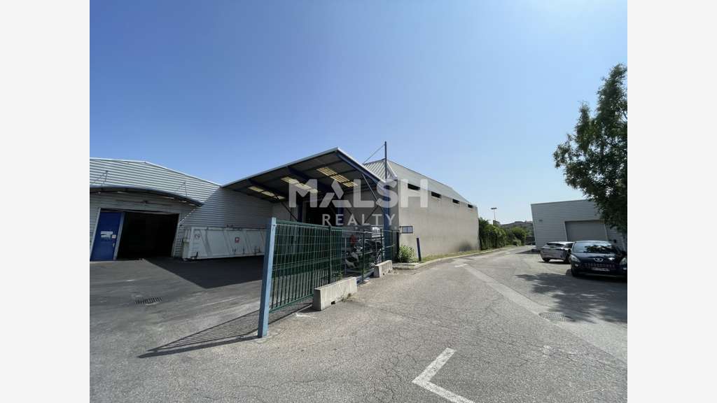 Locaux d'activités à louer 930m² à Saint Fons