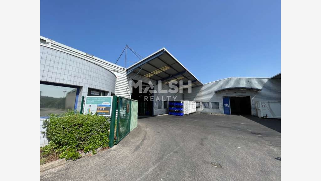 Locaux d'activités à louer 930m² à Saint Fons