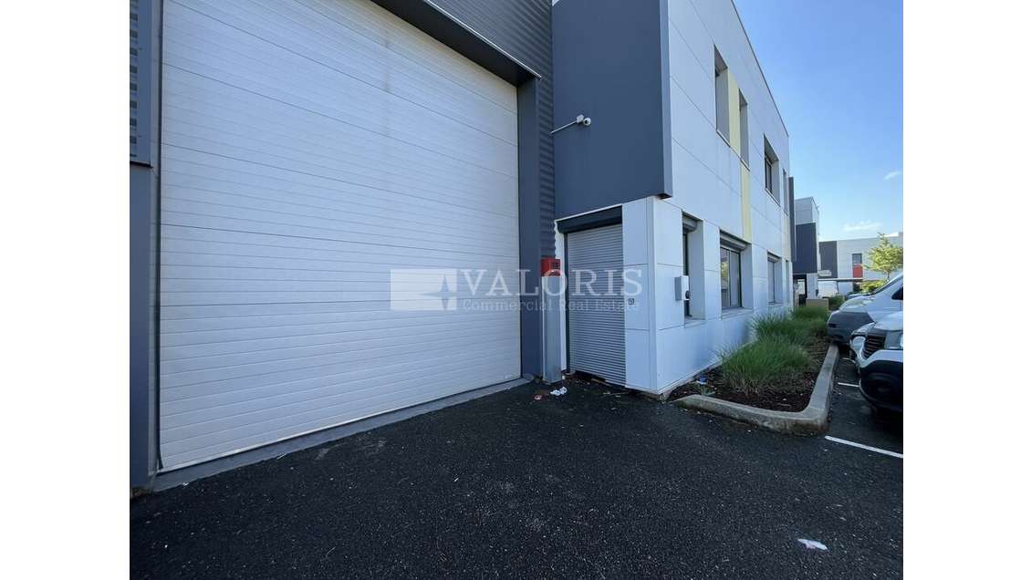 SAINT FONS - MIXTE ACTIVITES-BUREAUX à louer