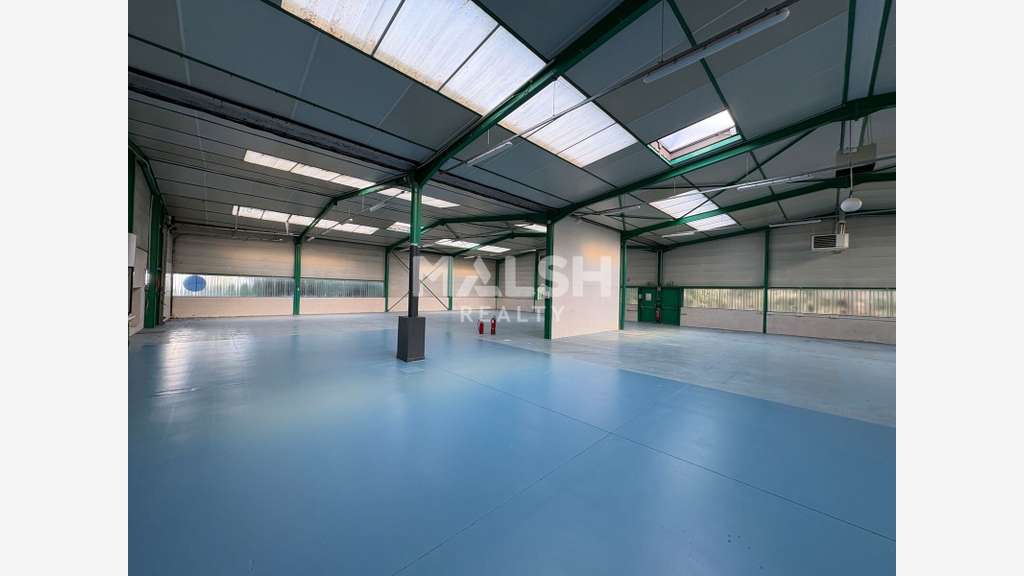 Locaux d'activités à louer à Saint-Genis-Laval