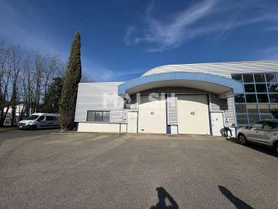 Locaux d'activités à louer à Saint-Genis-Laval
