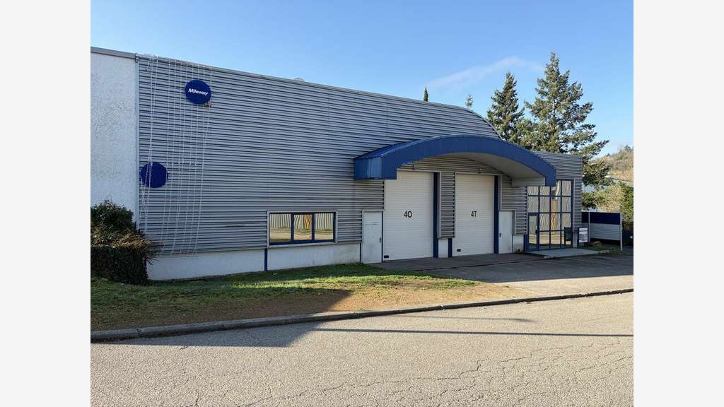 A louer locaux d'activités à Saint-Genis-Laval
