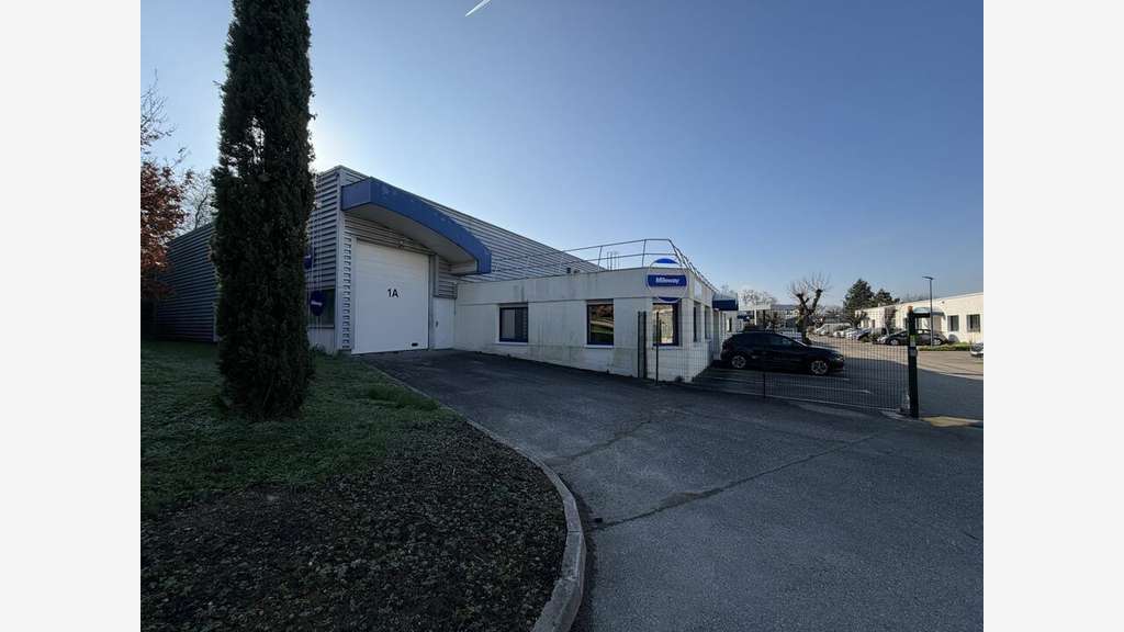 A louer locaux d'activités à Saint-Genis-Laval