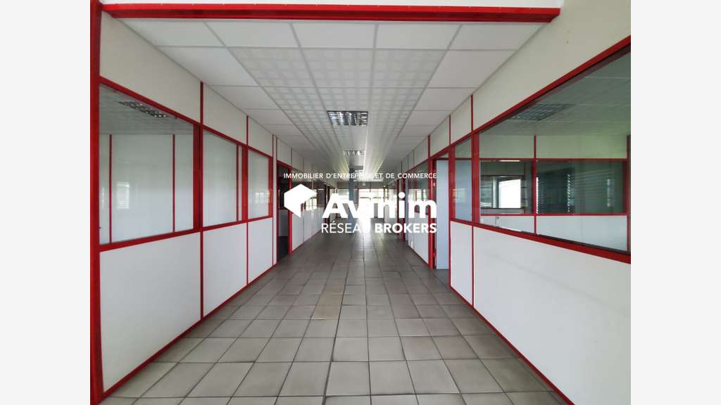 Bâtiment d'activité 1071m² Saint-Genis-Pouilly