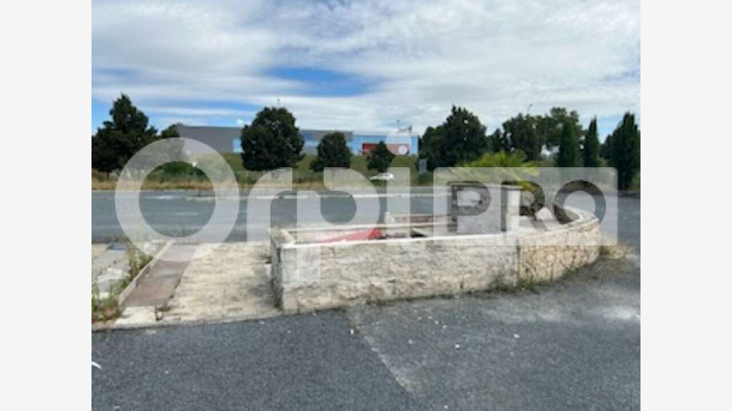 Local d'activité 442m² à Saint-Georges-de-Reneins
