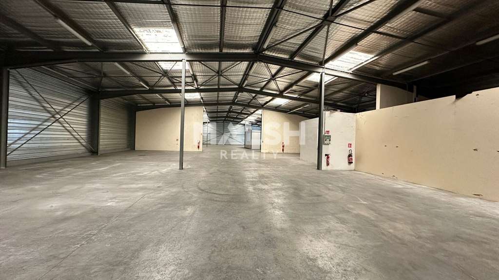 Bâtiment indépendant 1000m² St-Georges-de-Reneins