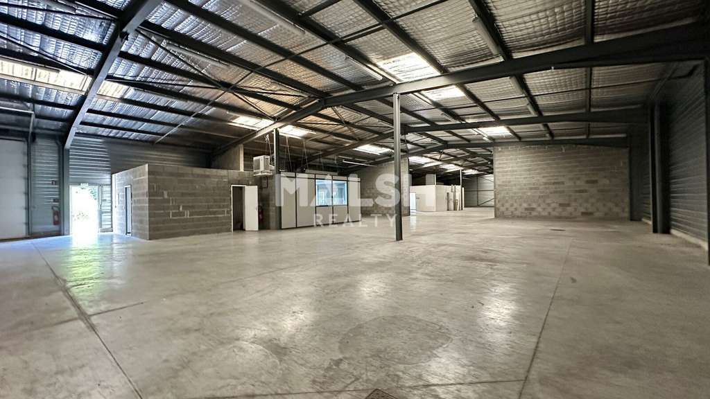 Bâtiment indépendant 1000m² St-Georges-de-Reneins