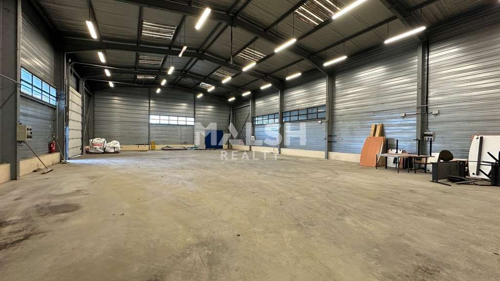 A louer local 570m² à Saint Georges de Reneins
