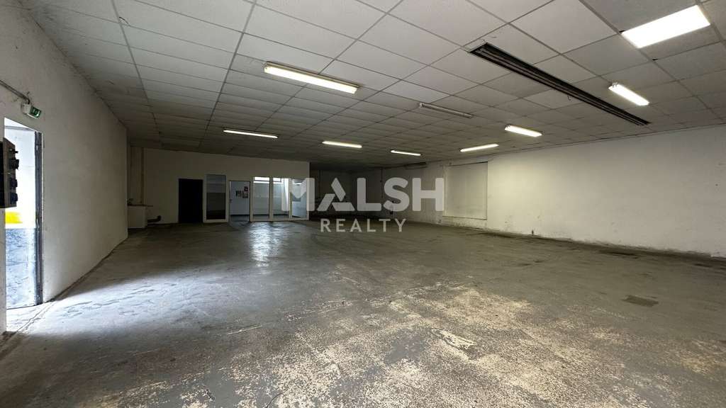 Locaux 370m² à louer à Saint-Georges-de-Reneins