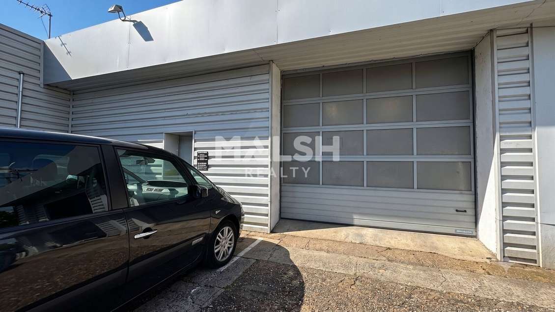 Locaux 370m² à louer à Saint-Georges-de-Reneins