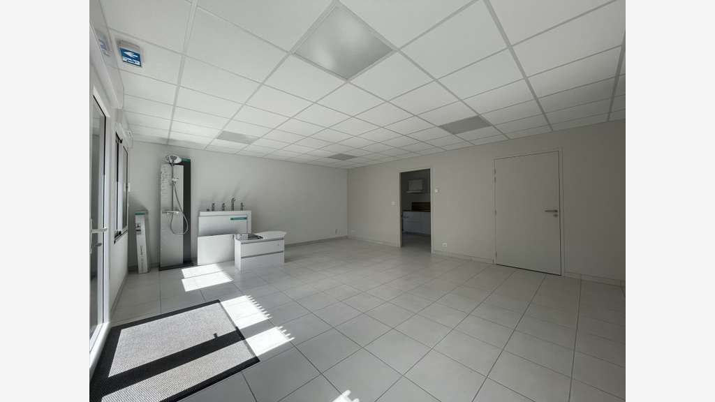 Loue local d'activité bureaux 52m² à Saint Gilles