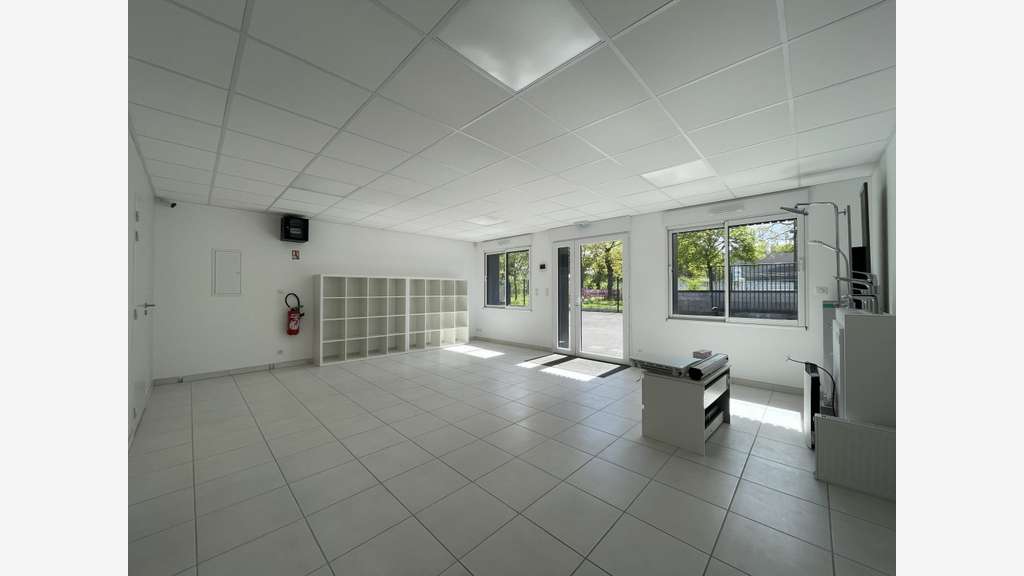 Loue local d'activité bureaux 52m² à Saint Gilles