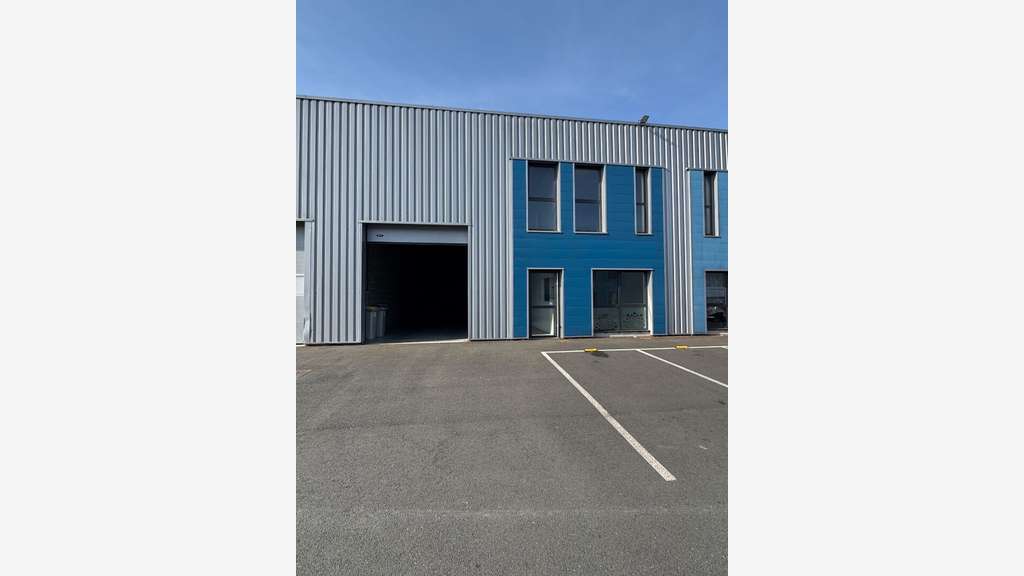 A louer très beau local neuf 185m² Saint-Herblain