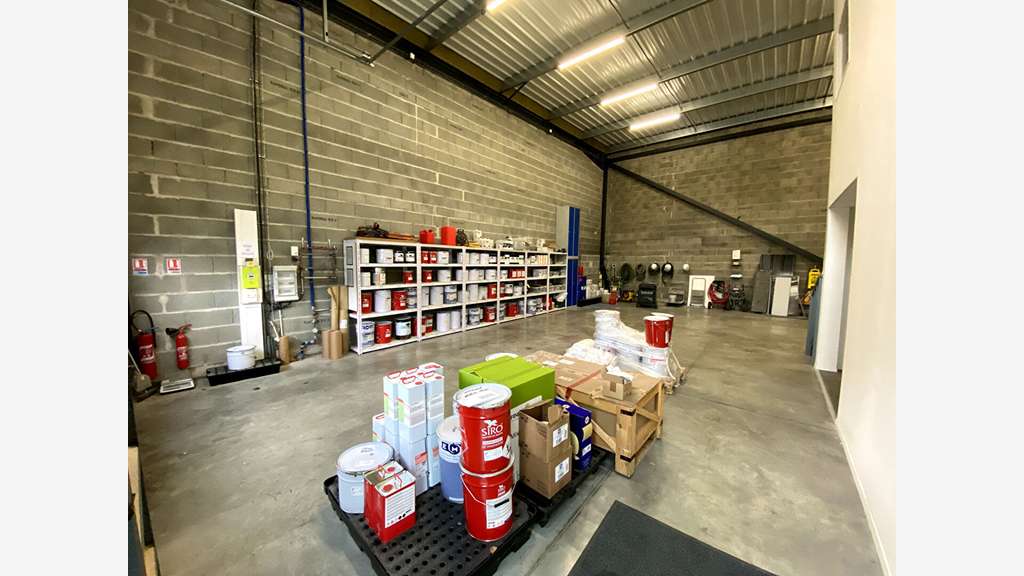 A louer très beau local neuf 185m² Saint-Herblain
