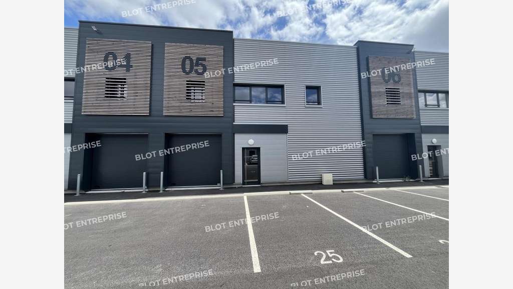 Location cellule 335m² Nantes Ouest Saint-Herblain