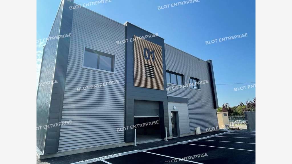 Location cellule 335m² Nantes Ouest Saint-Herblain
