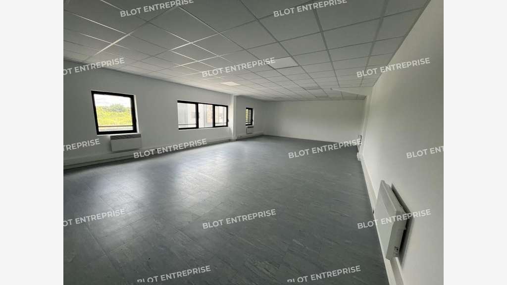 Location cellule 305m² Nantes Ouest Saint-Herblain