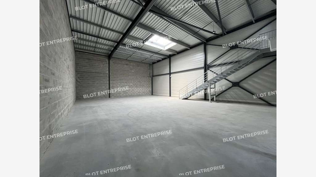 Location cellule 307m² Nantes Ouest Saint-Herblain