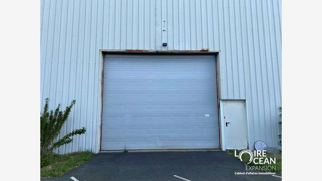 Local d'activité 318m² à louer à Saint-Herblain