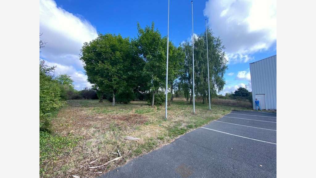 Local d'activité 318m² à louer à Saint-Herblain