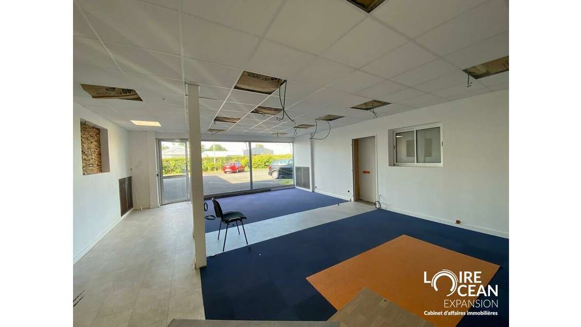 Local d'activité 318m² à louer à Saint-Herblain