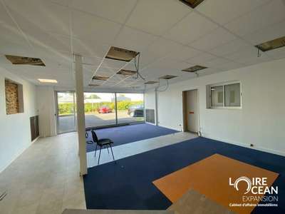 Local d'activité 318m² à louer à Saint-Herblain