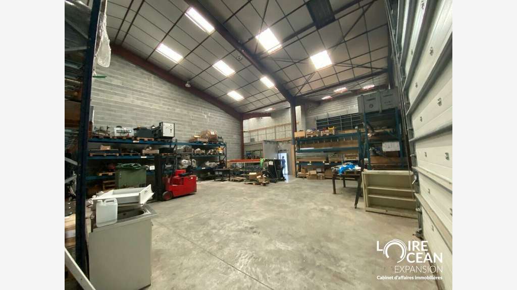 Local d'activité 318m² à louer à Saint-Herblain