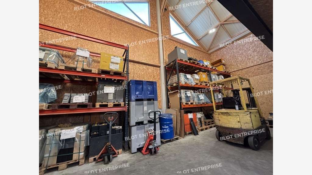 A louer locaux d'activités 361m² à Saint Herblain