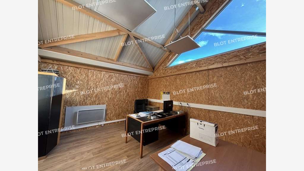 A louer locaux d'activités 361m² à Saint Herblain