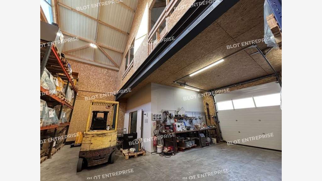 A louer locaux d'activités 361m² à Saint Herblain