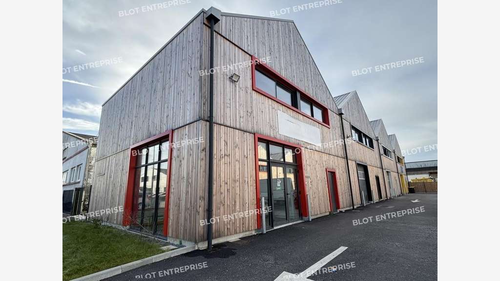 A louer locaux d'activités 361m² à Saint Herblain