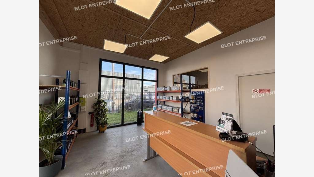 A louer locaux d'activités 361m² à Saint Herblain
