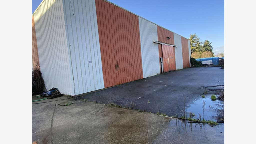 A louer local d'activité 880m² à Saint Herblain 